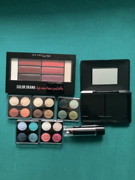 Cienie małe do powiek z paletą na wkłady + paleta pomadek Maybelline