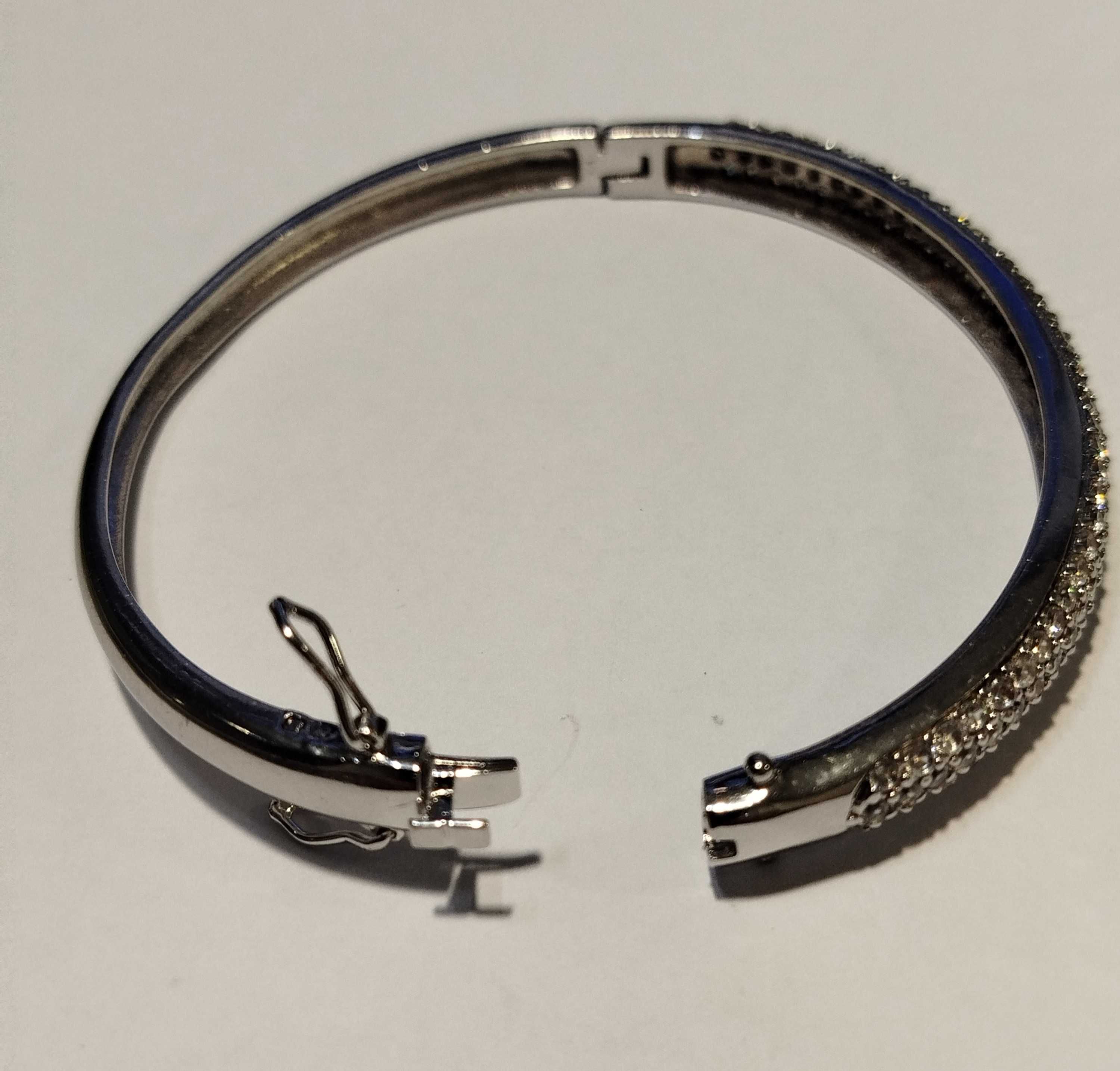 Magnífica Pulseira/Bracelete em Prata, cravejada com brilhantes