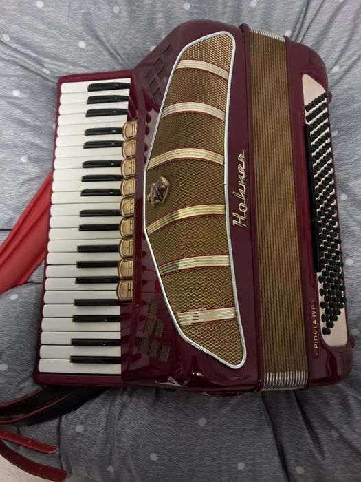 Akordeon  Hohner Pirola 4 P 120 basów