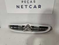 Grelha capot Citroen Saxo 2001