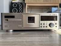 TEAC V-7000 stereo cassette deck