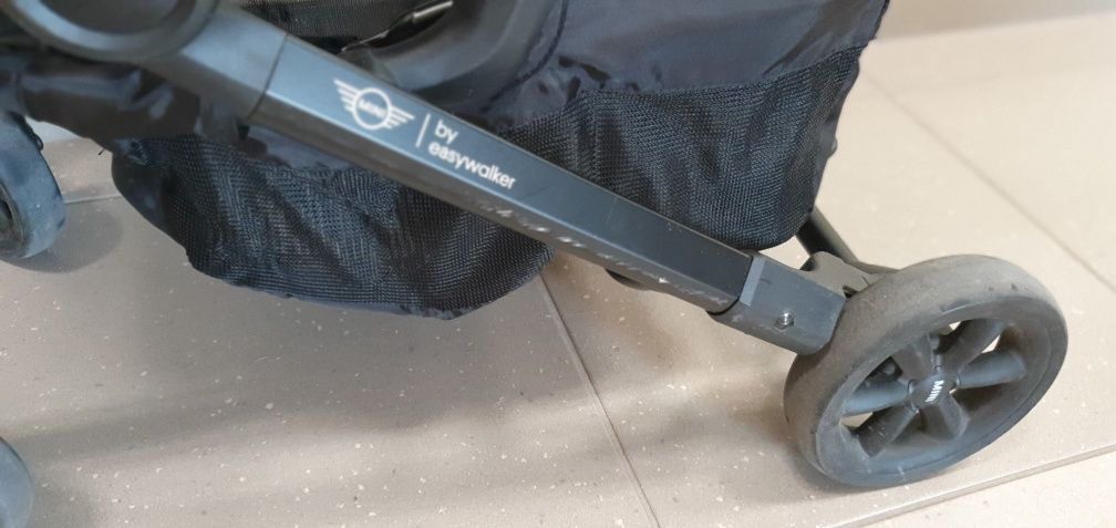 MINI by Easywalker Buggy XS Wózek spacerowy z osłonką przeciwdeszczową