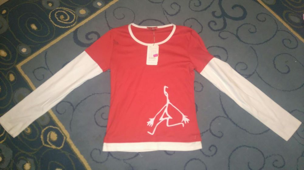 Bluzka T-SHIRT rozmiar ok 140