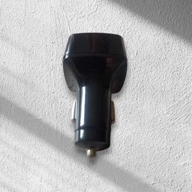 Автомобільний адаптер для зарядки гаджетів