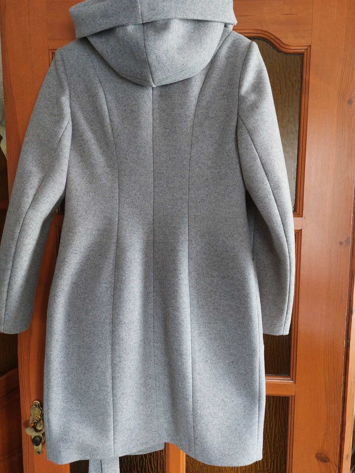 Жіноче  весняне пальто