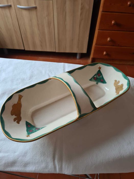 Serviço de jantar pintado a mão CLASSIC CHRITMAS  com 31 peças