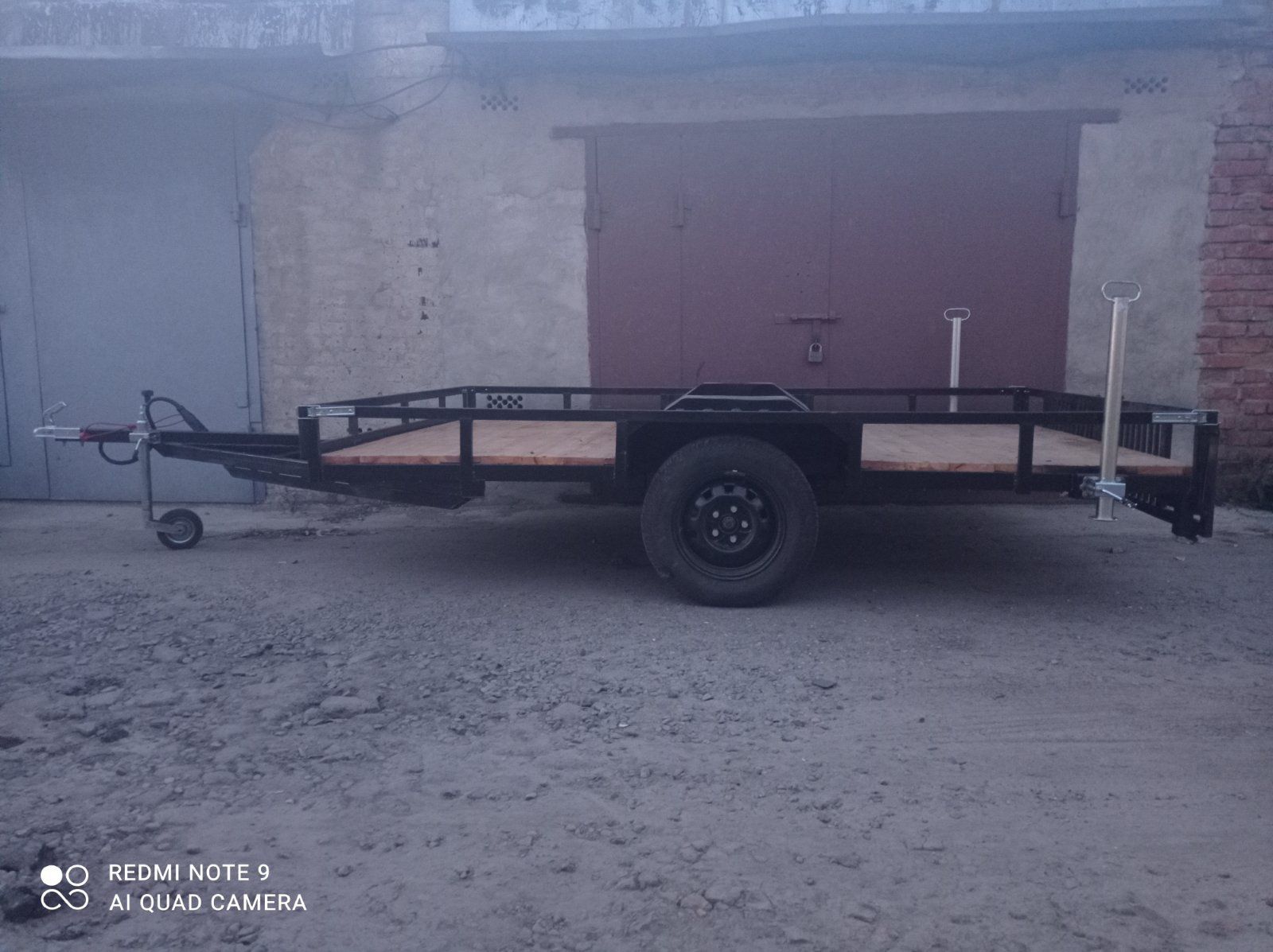 Прицеп новий 3/2  м