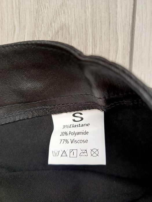 Spódniczka mini nowa