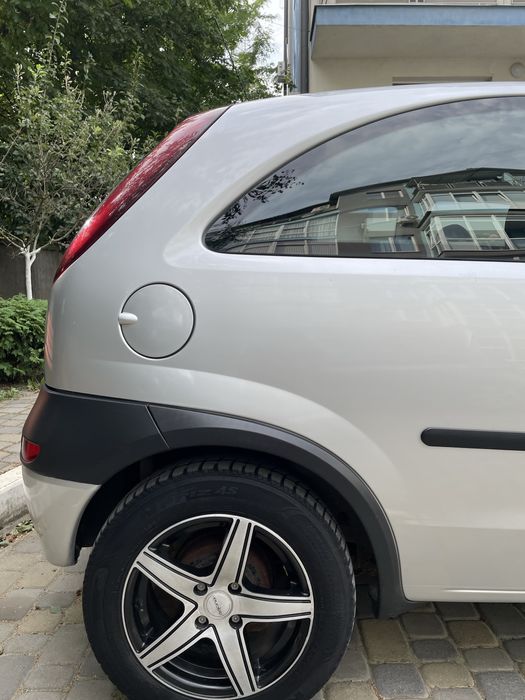 Opel Corsa C 2002 рік