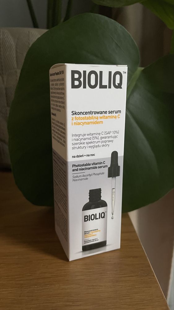 Bioliq Skoncentrowane serum z fotostabilną witaminą C i niacynamidem