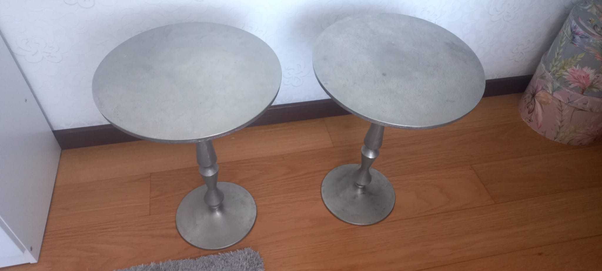 Conjunto de 2 elegantes mesas de apoio e espelho