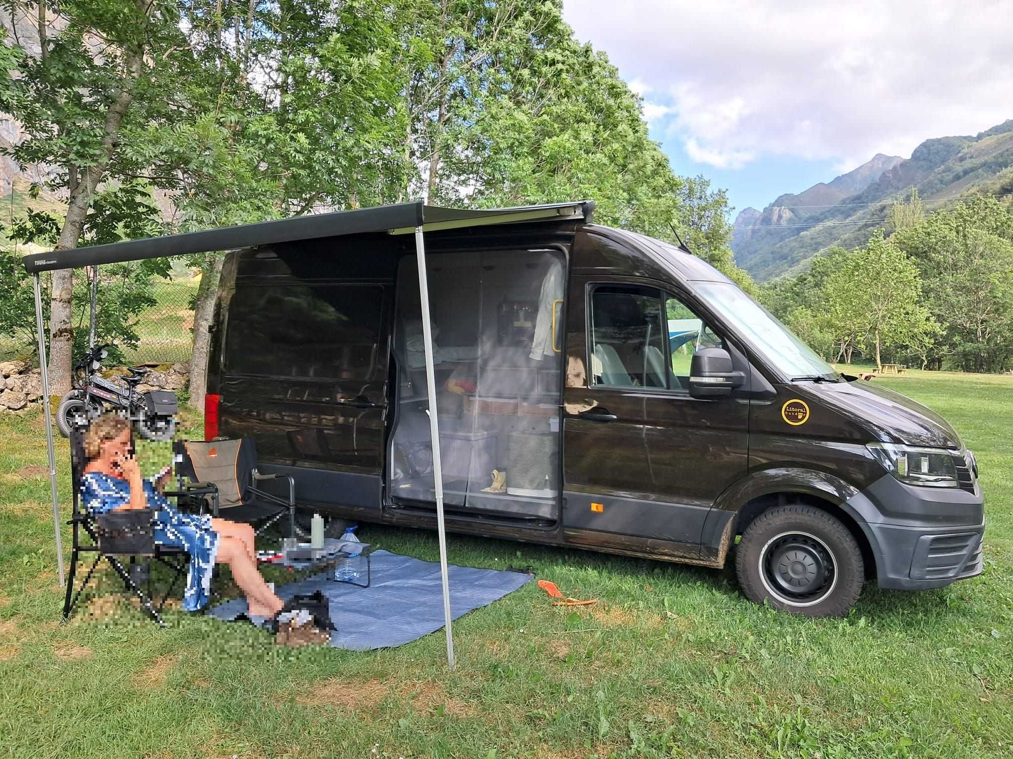 VW Crafter 2.0 TDi com equipamento campismo, em estado impecável