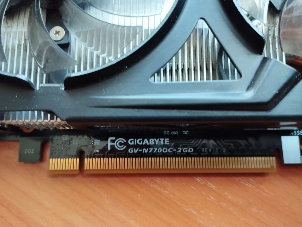 GIGABYTE gtx 770 / gtx 260 oc