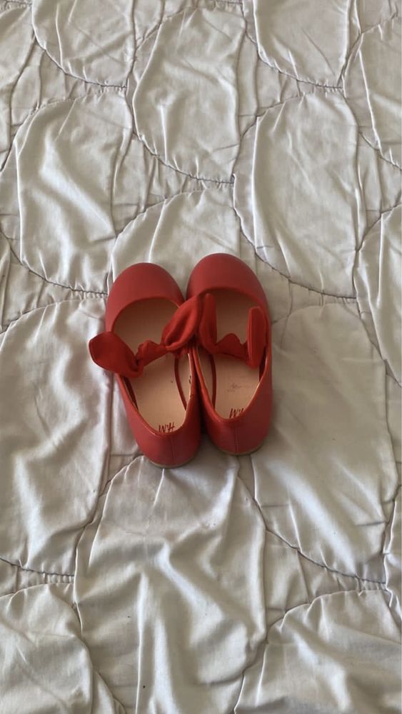 Нарядные красные туфли для девочки H&M, 31 размер