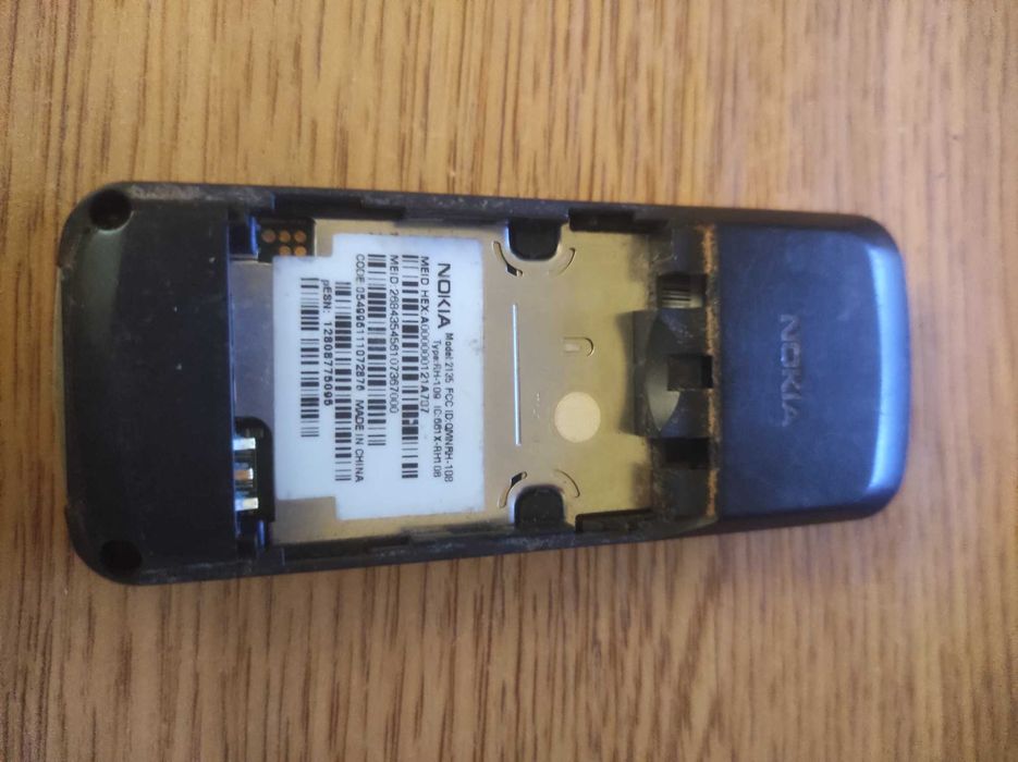 Телефони на 4 сим 2шт, Nokia 2135 cdma 1шт, акумулятор BL-4D 1шт