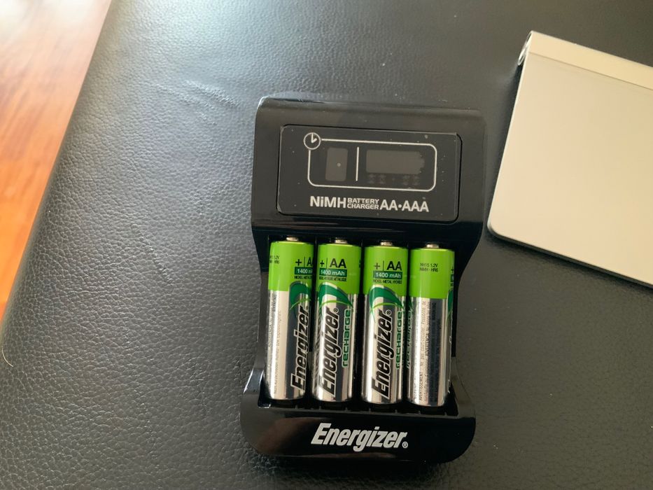 iMac 3.06 GHz intel core 2 Duo, 8 GB, NVDIA 512 MB, track pad wireless