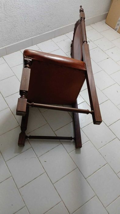 Cadeira de sala antiga