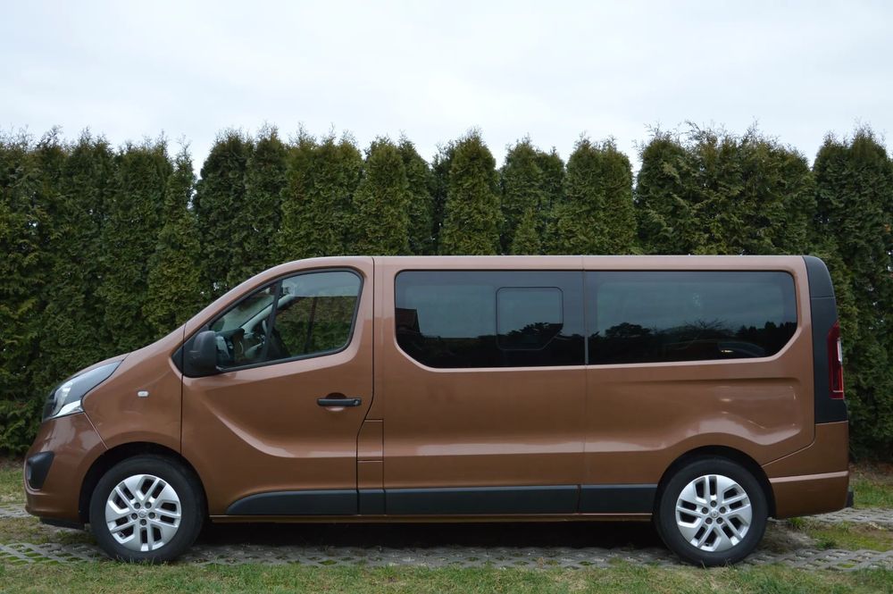Opel Vivaro 1.6 dci 9-Osobowy Perfekcyjny Stan Serwisowany Bezwypadkowy Okazja !!!