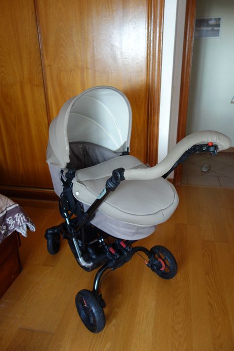 Carrinho Bebé  trio 3 em 1 marca Jané Epic