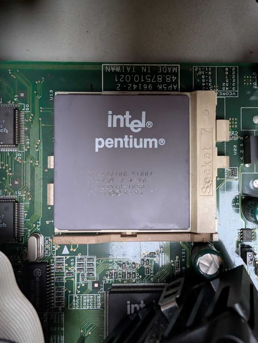 Komputer retro Intel Pentium Socket 7 / AOpen AP5K / IDE /DOS