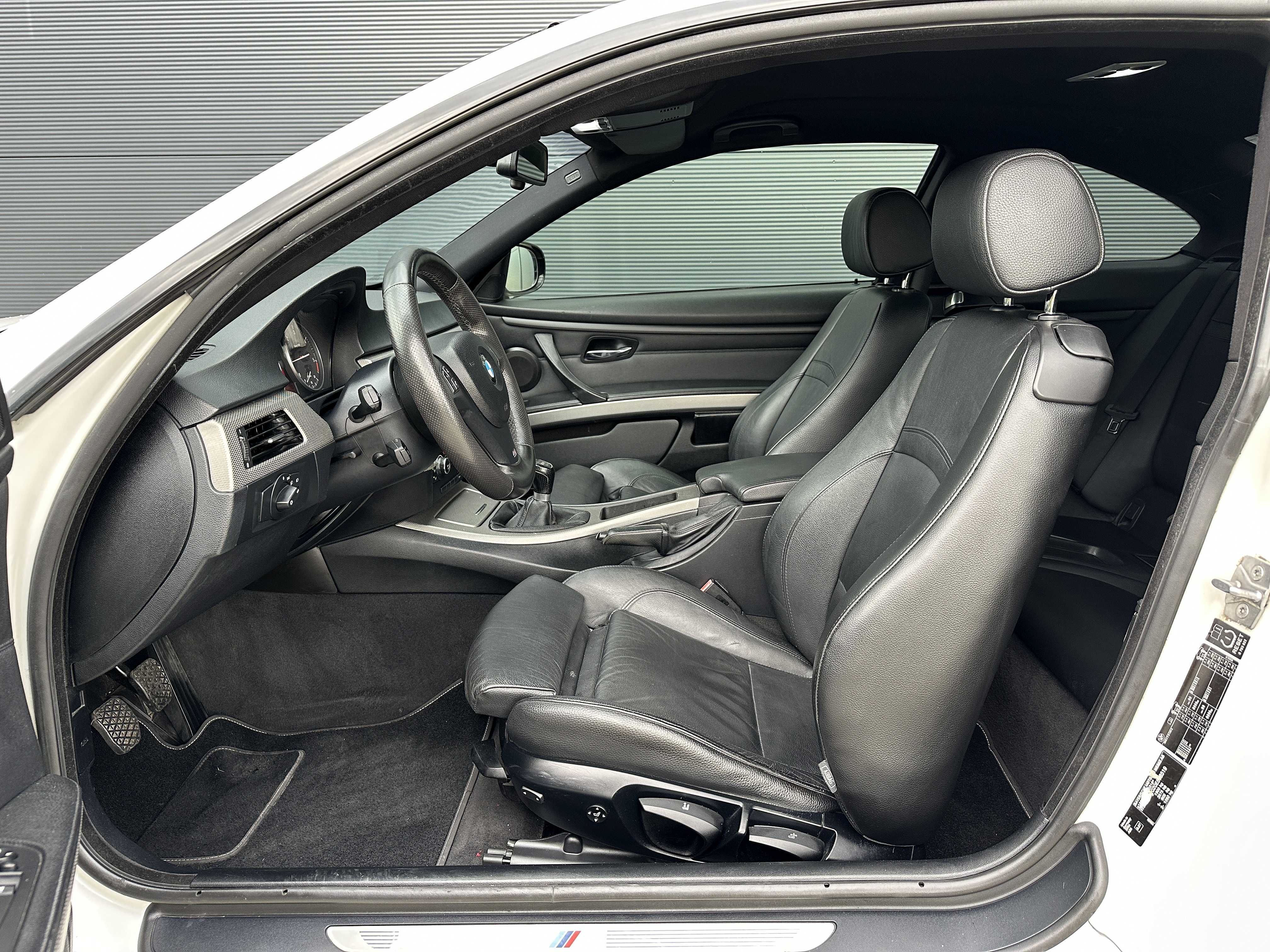 BMW E92 LCI 320D 185PS FULL M-PAKIET BiXenon LED Skóra Alu 18" ŚLICZNA