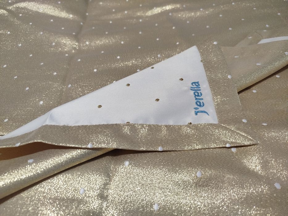 Святкова скатертина (водонепроникна)