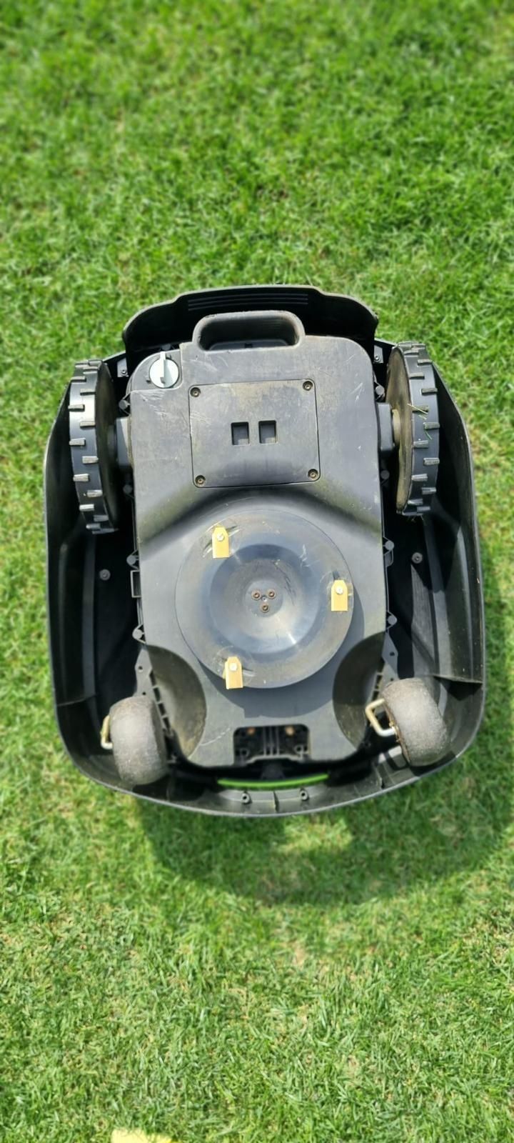 Robot koszący Greenworks OptiMow 10 GSM Kosiarka Automatyczna  

źródł