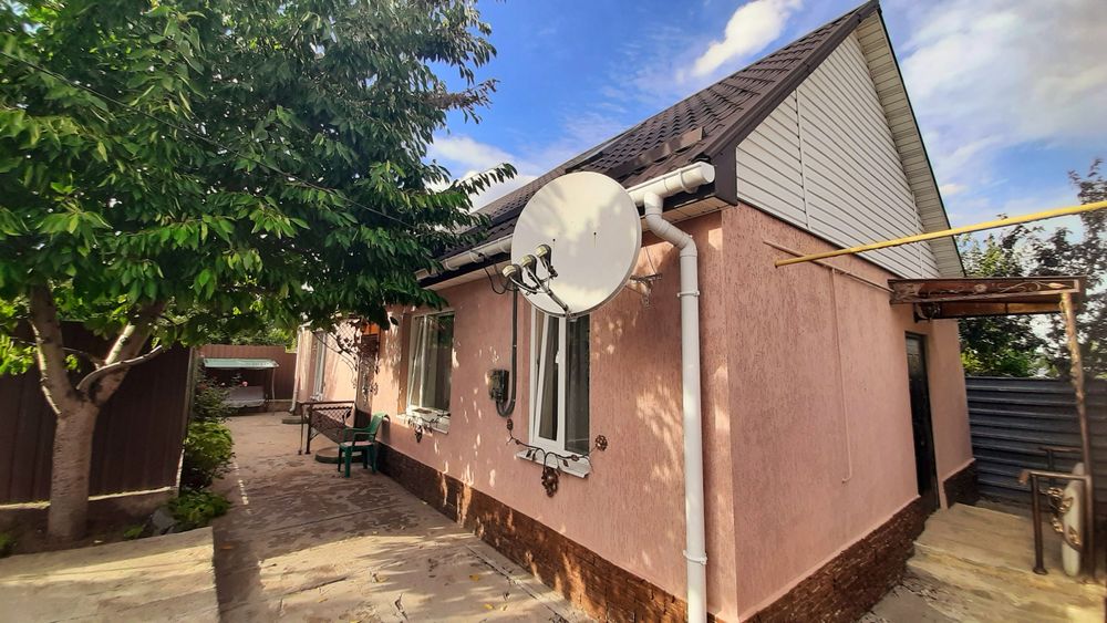 ПРОДАМ гарний будинок на ШКІЛЬНОМУ