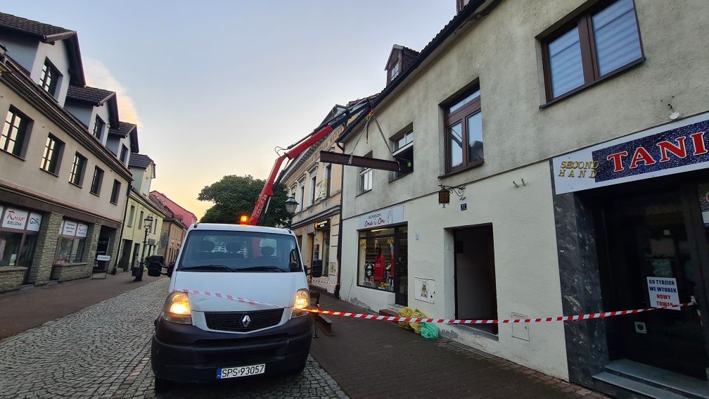 Wywóz odbiór odpadów gałęzi korzeni ziemi worek gruz big bag dźwig hds