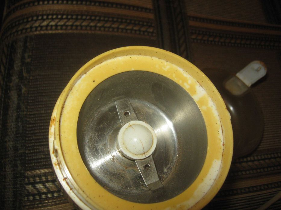 Кофемолка Saturn.Рабочая.
