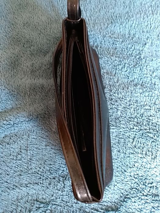 Czarna  nieduża torebeczka