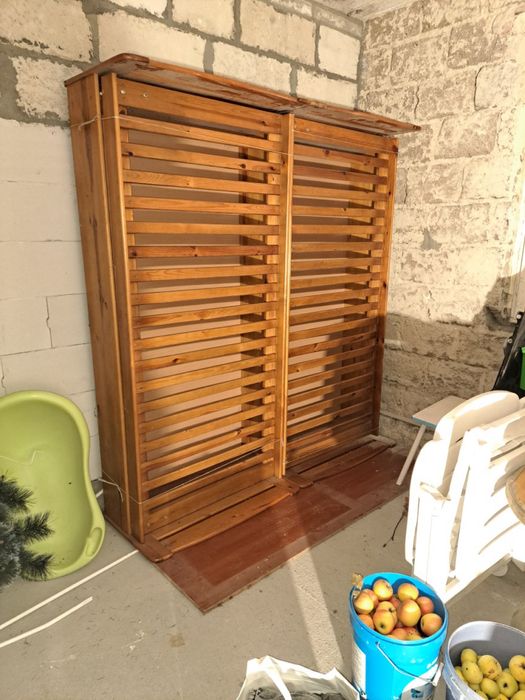 Dwa łóżka z litego drewna