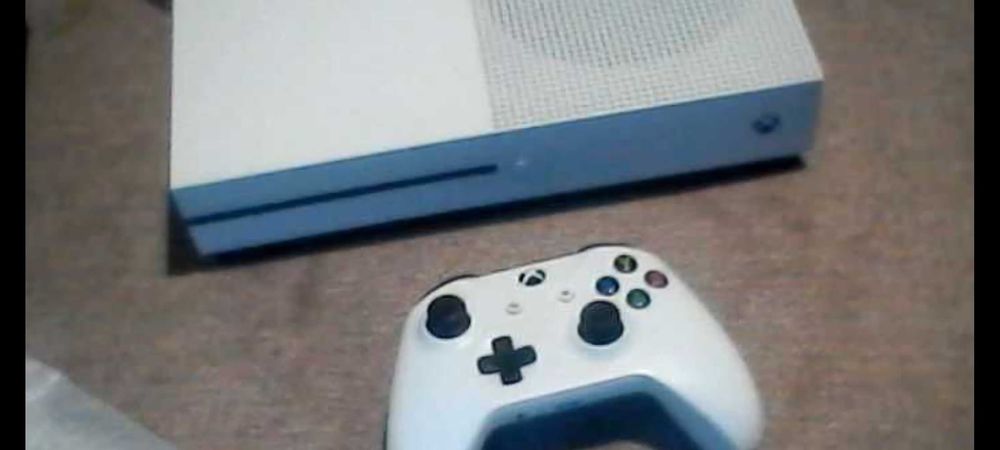 Xbox one s 500gb + pad. Uszkodzone gniazdo hdmi.