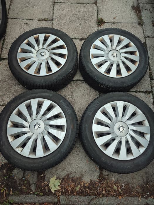 Felgi 16 stalowe 5x112 +opony Pirelli +Kołpaki