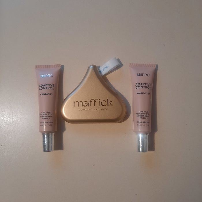 Тени  для век  maffick.