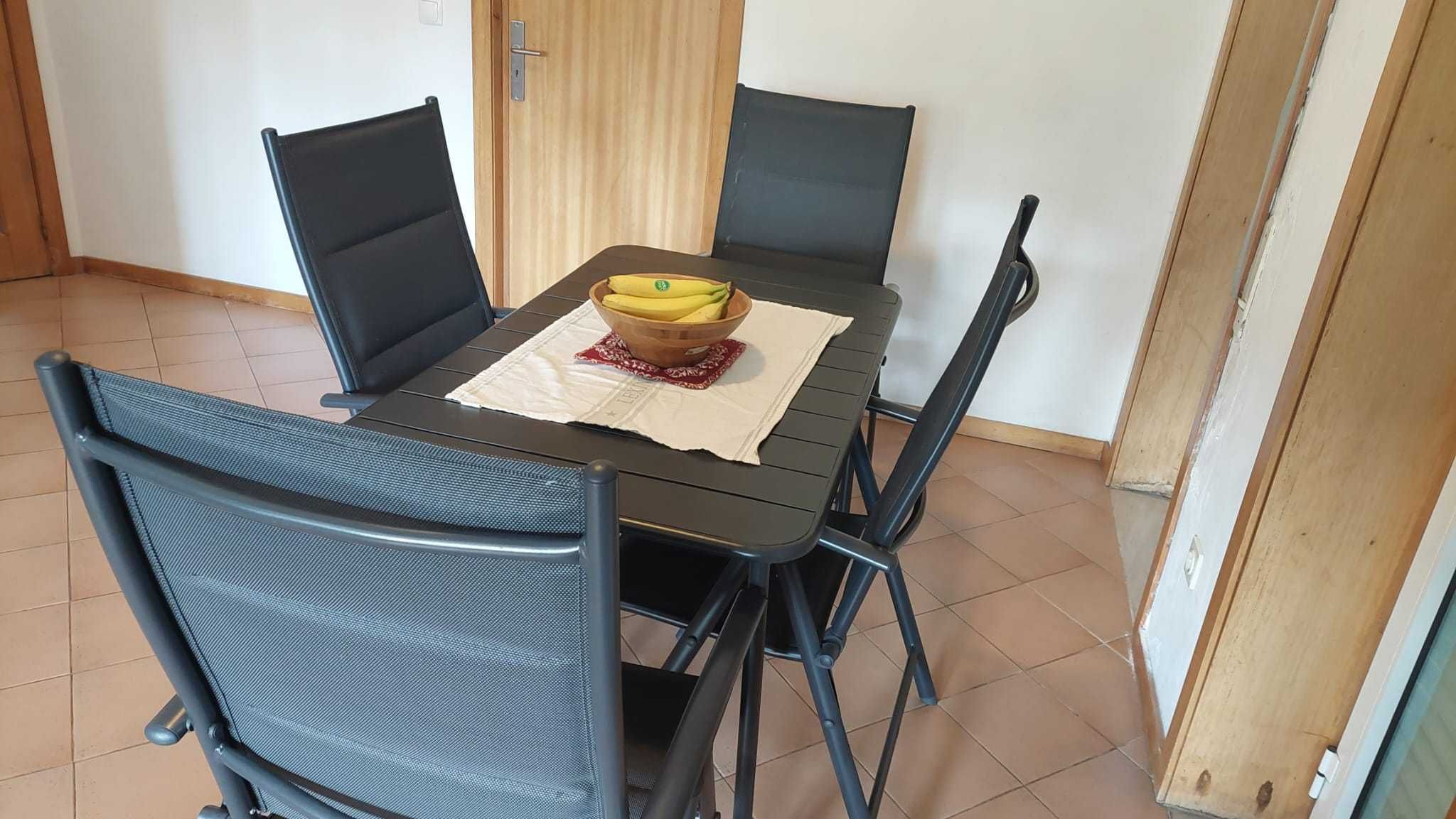 Mesa e cadeiras aluminio