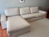 Sofá chaise longue cinza claro
