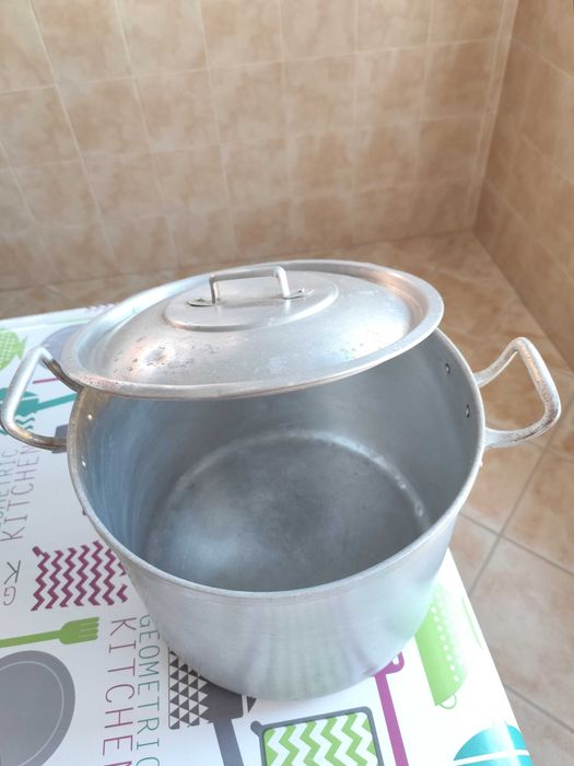 Panela em alumínio 30 x 23cm