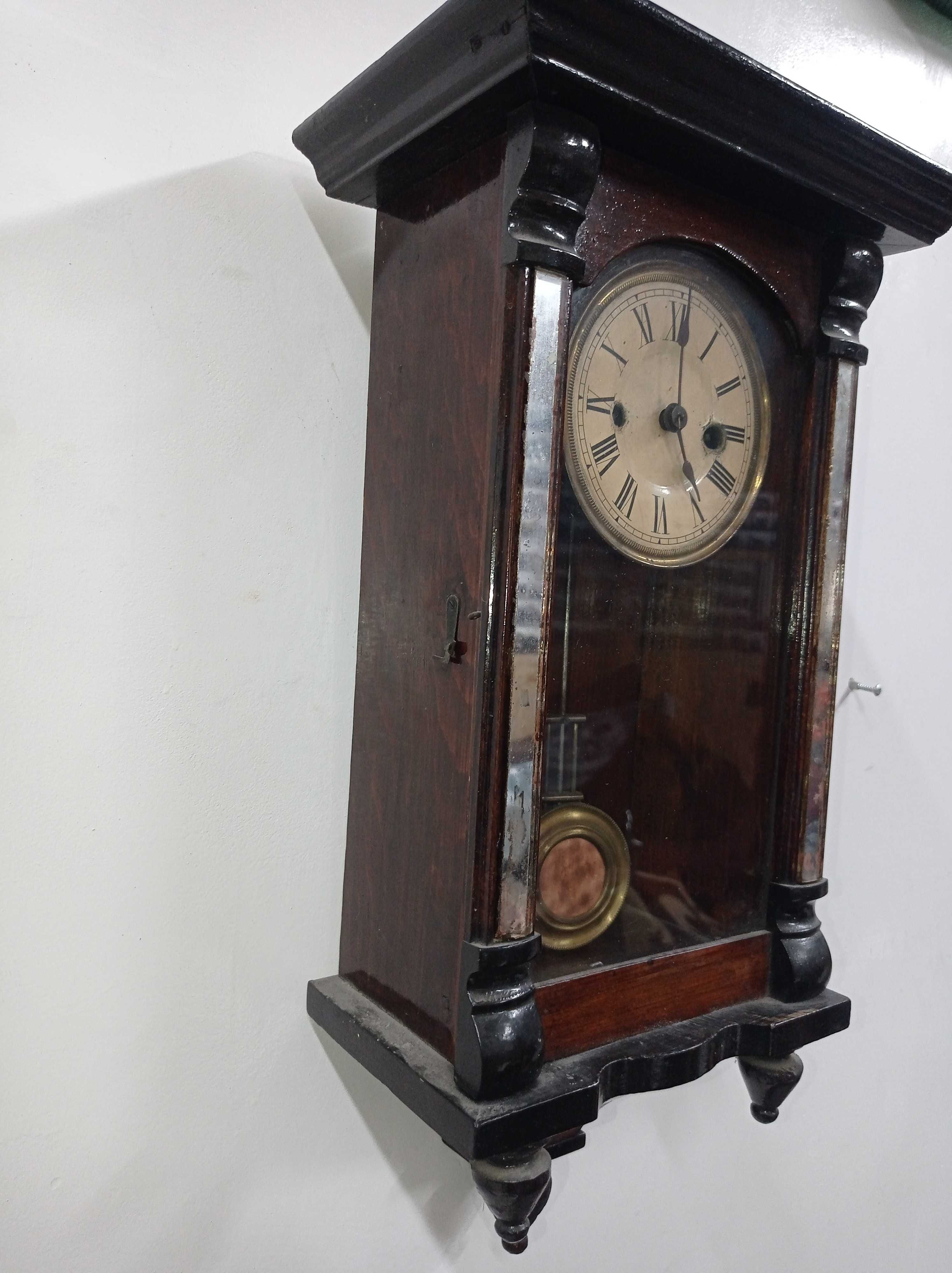 Zegar wiszący - 1930 rok - sygnowany M.K R... sprawny.