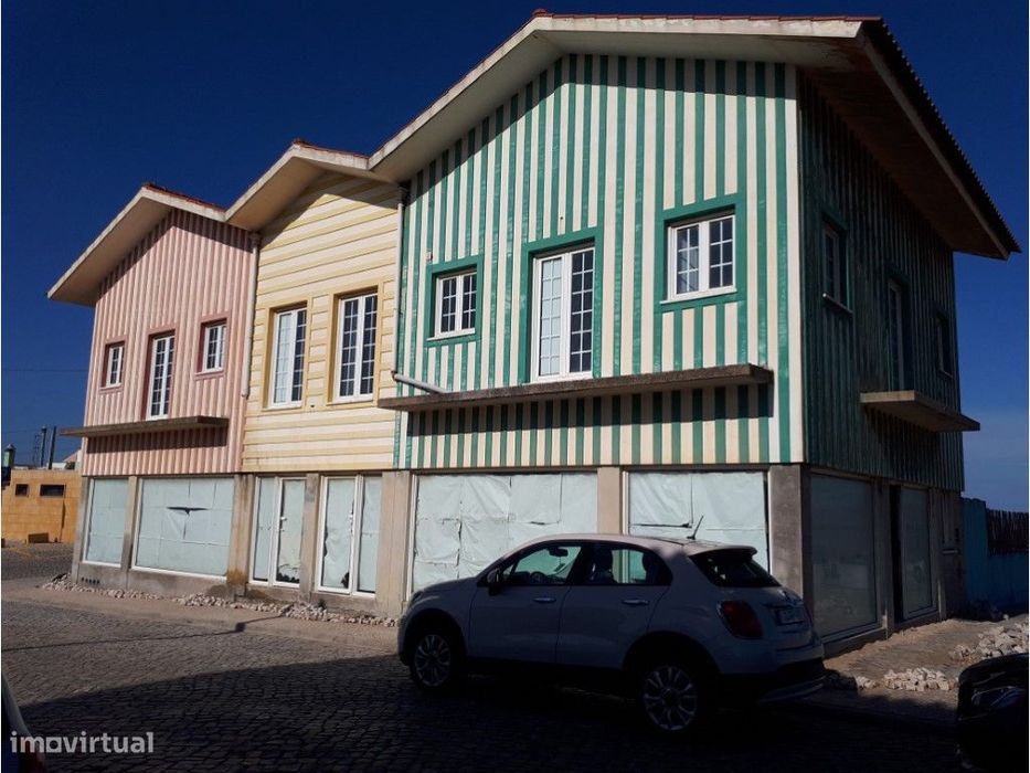 Excelente espaço comercial na Praia da Vieira