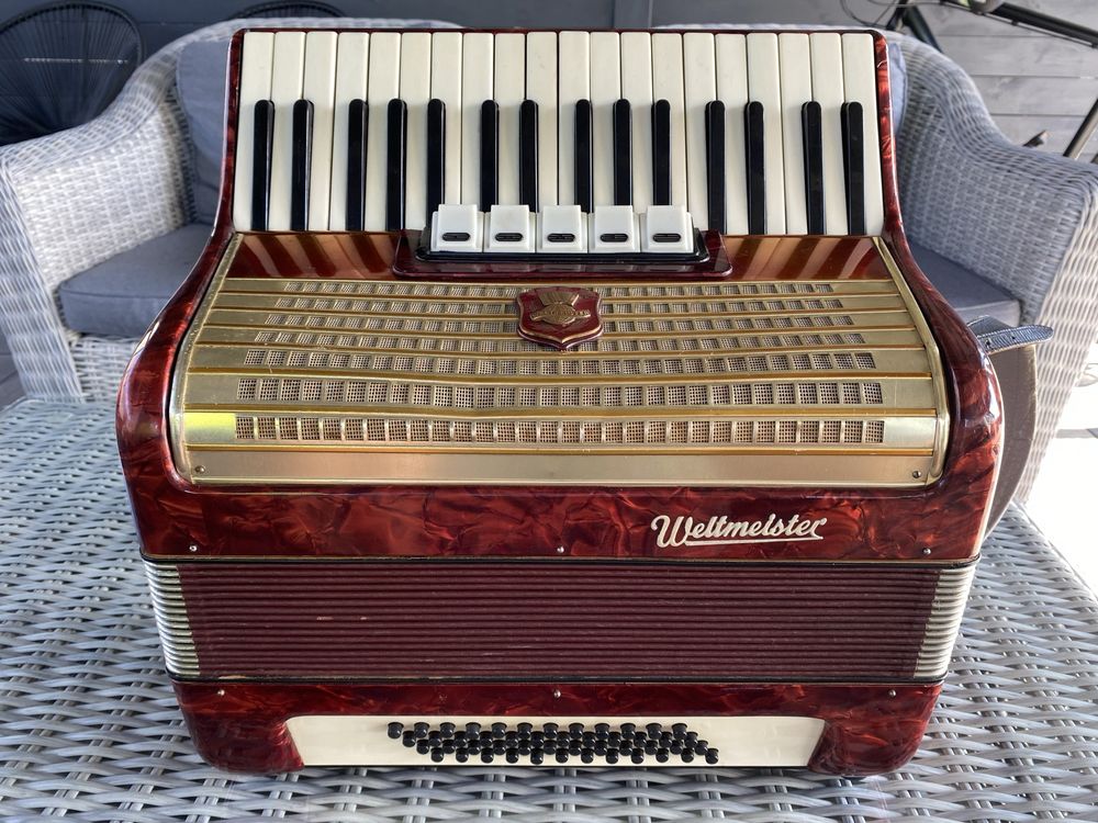 Akordeon Weltmaister 48 basów