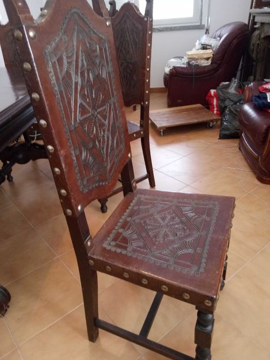 Mesa de jantar em mogno  + 8 cadeiras estilo vintage