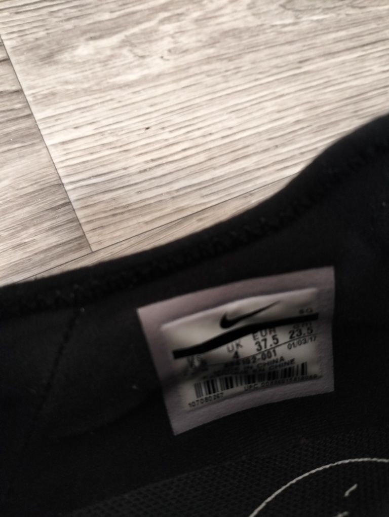 Кросовки, мокасины, туфли Nike