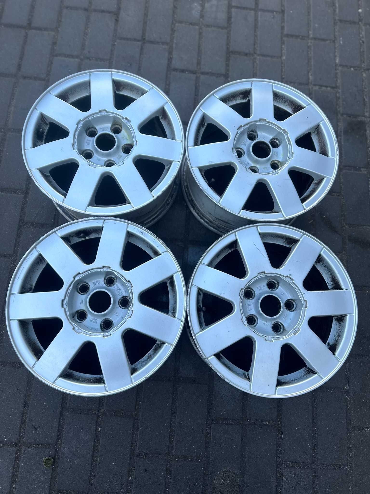 Felgi aluminiowe VW 15" 5x112
