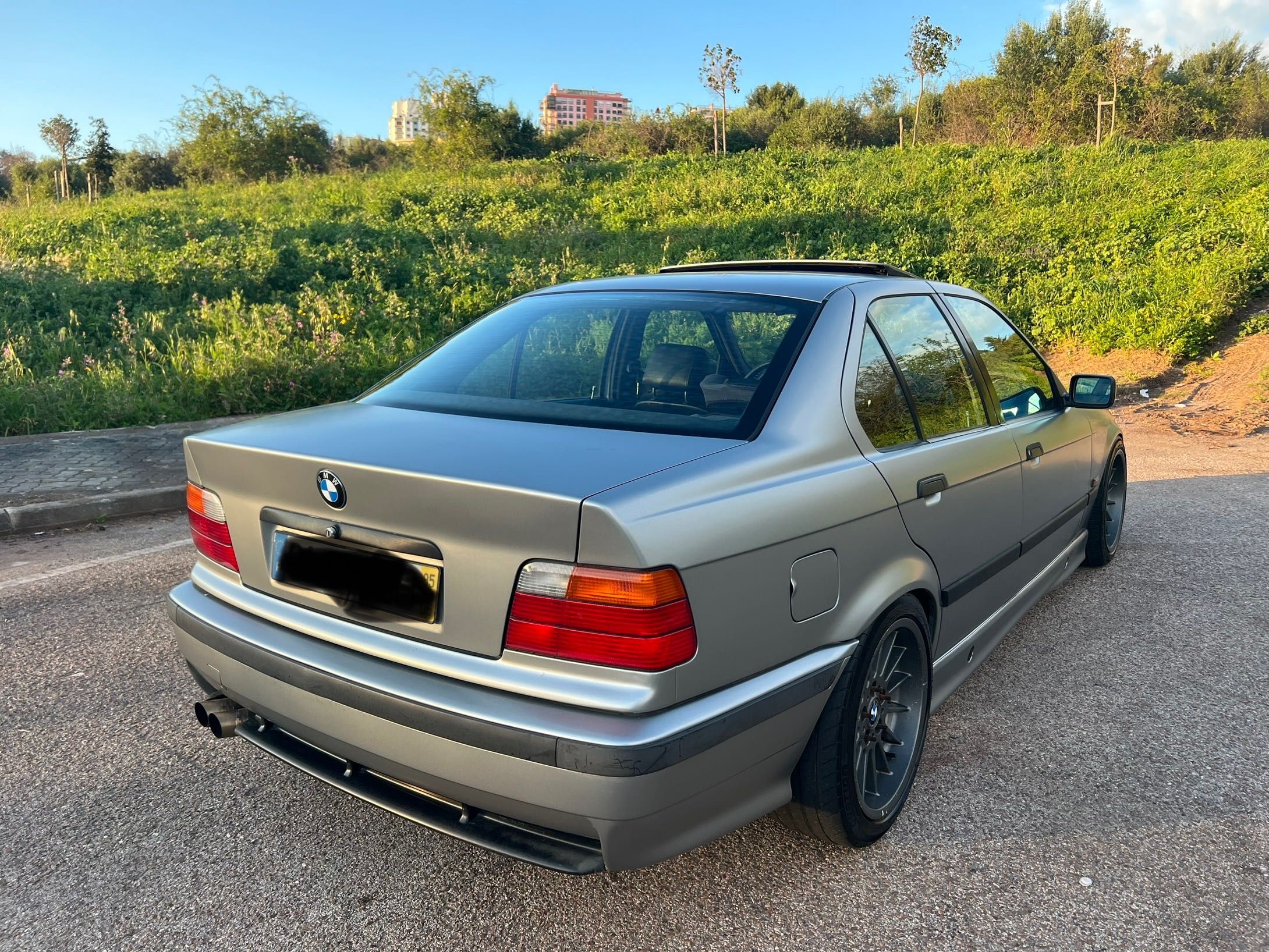 BMW E36 328i de LIVRETE