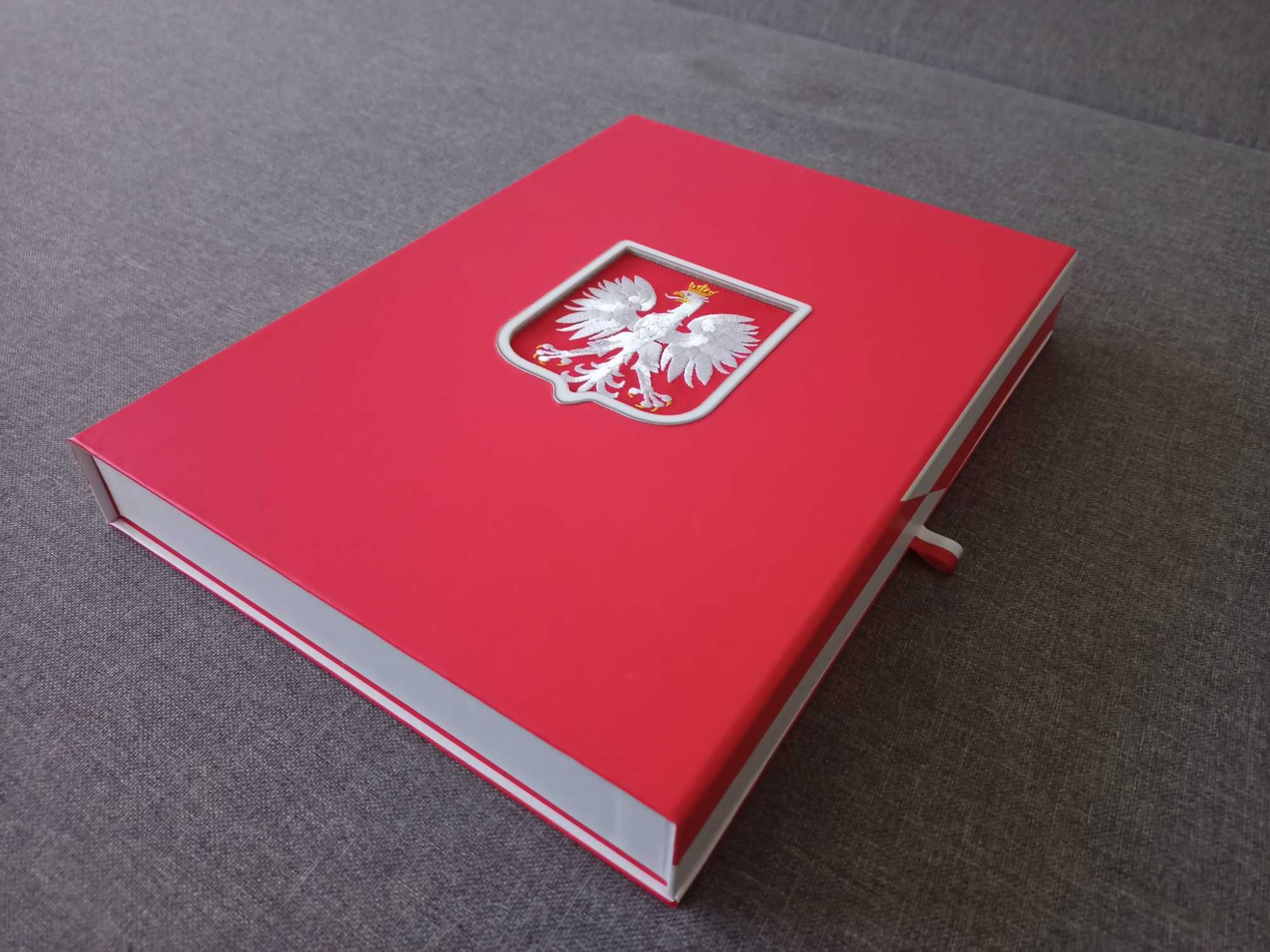 Koszulka piłkarskiej Reprezentacji Polski z autografami