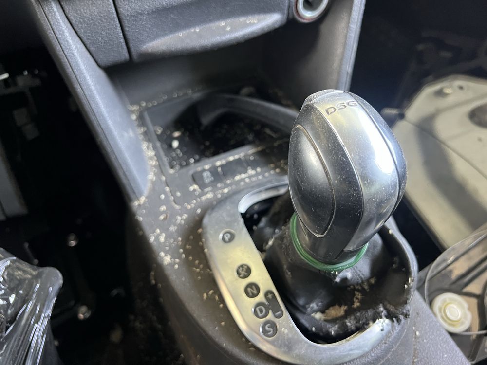 Volkswagen Caddy 2012 silnik 1,6 diesel automat maska drzwi caroseria