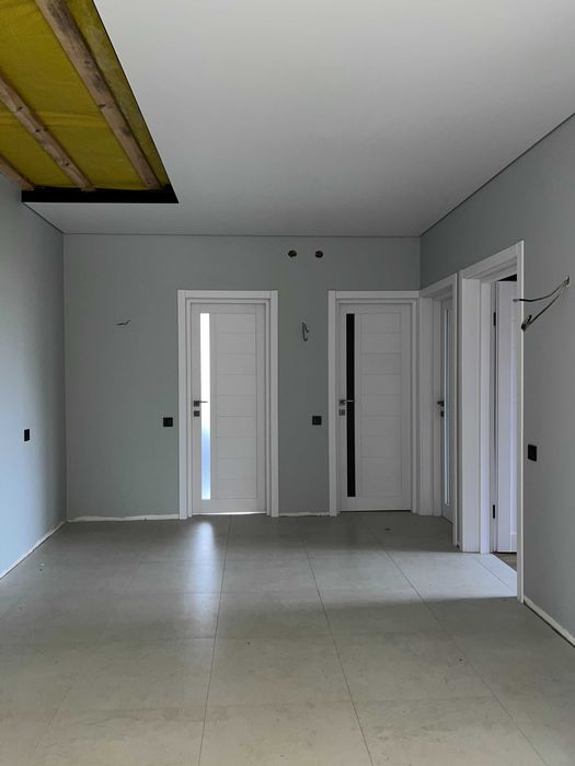 Одноповерховий будинок з частковим ремонтом та гаражем-масив Фортовий!