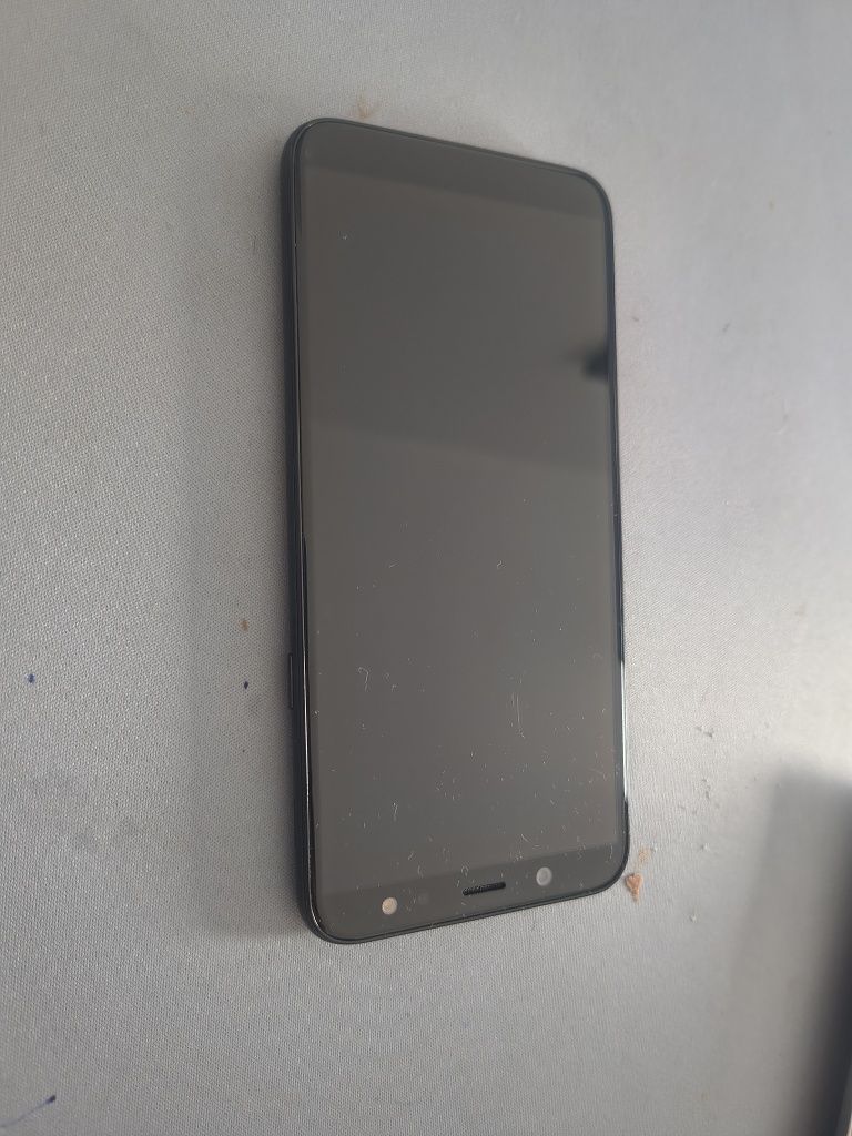 Smartfon Samsung Galaxy A6 3 GB / 32 GB 4G (LTE) czarny