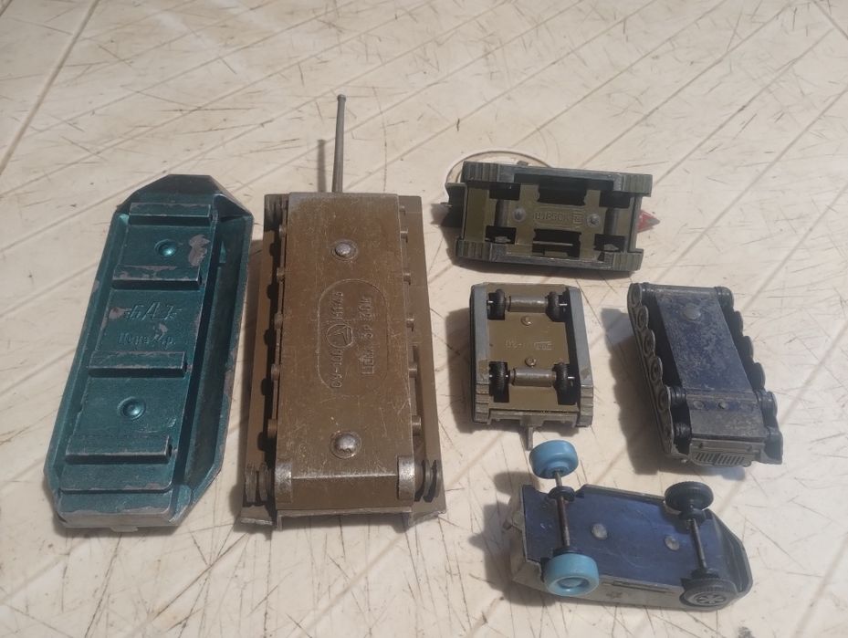 Военная техника, игрушки ссср